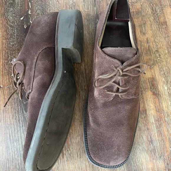 Handmade in Italy . Suede oxfords ..  barely worn - Picture 3 of 3